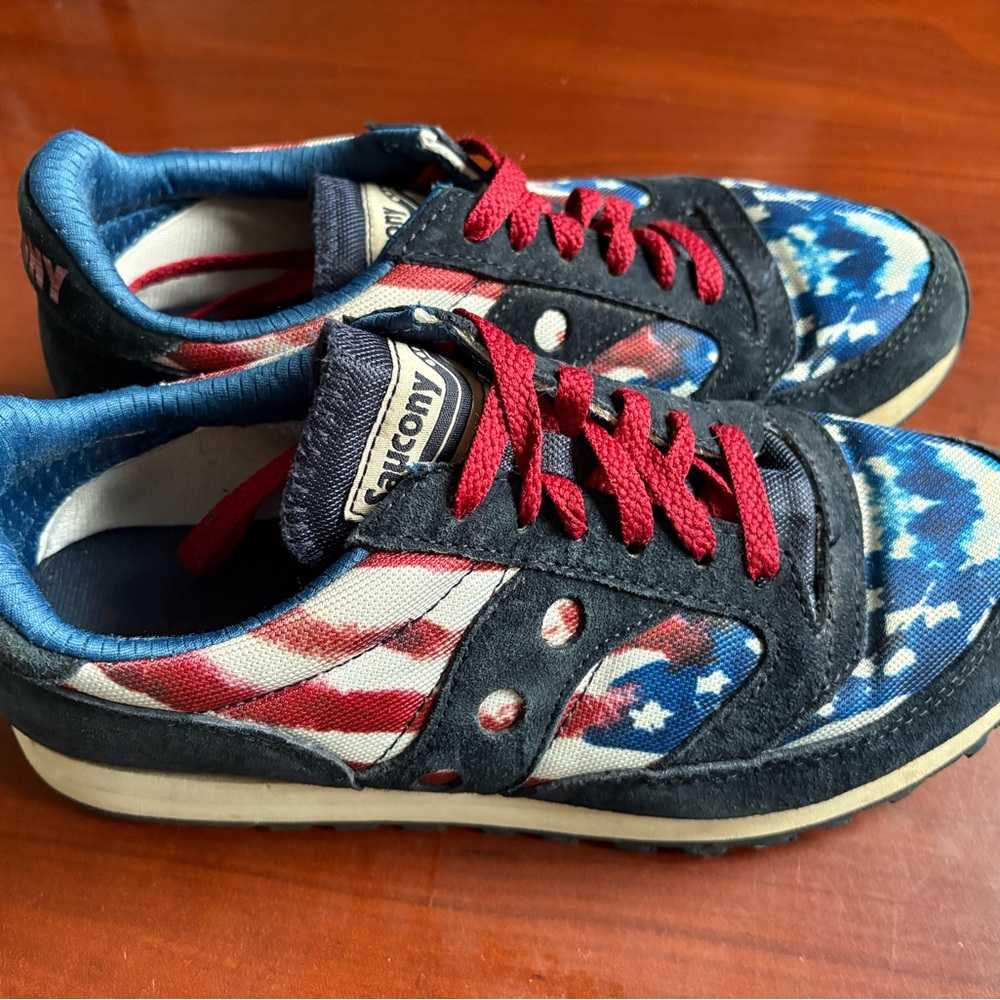 Saucony women’s sneakers - Red, white and navy. - Picture 3 of 7
